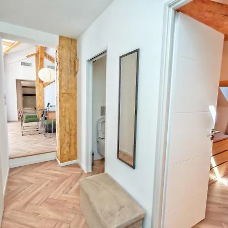 Le Quai Nîmois Climatisé Au Pied De La Gare Apartamento *