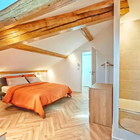 Le Quai Nîmois Climatisé Au Pied De La Gare Apartamento *