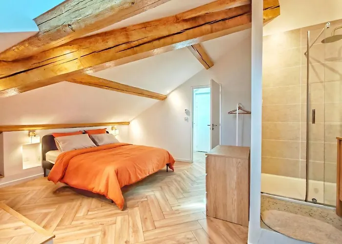 Le Quai Nîmois Climatisé Au Pied De La Gare Apartamento *